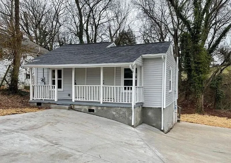 1308 Iredell Ave