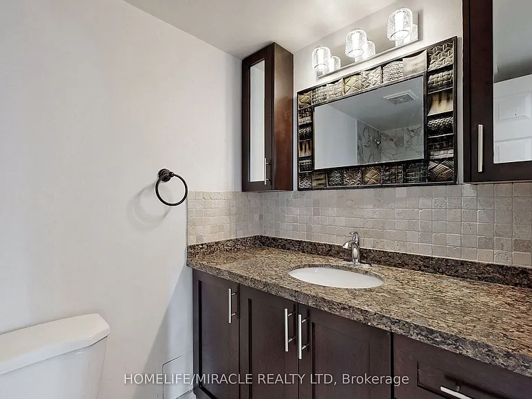 10 Tobermory Dr #1206 — Photo 34