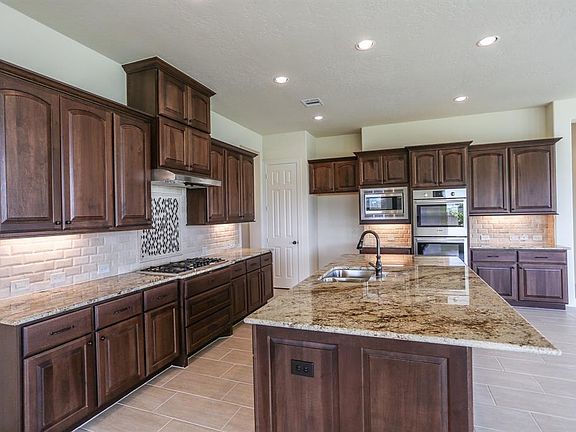 5th image of 19302 Val Verde Springs Ct