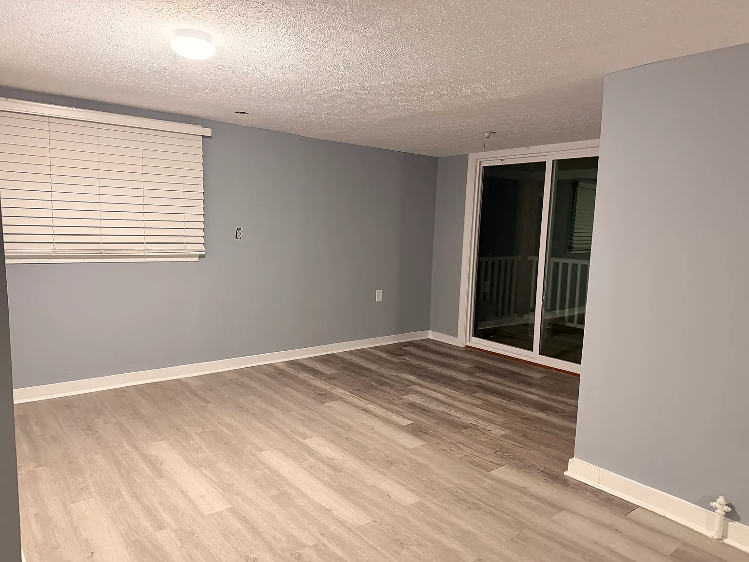 Studio, $1,000 — Photo 2