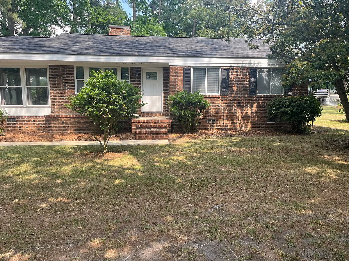 Building Photo - 1755 Hill Farm Rd