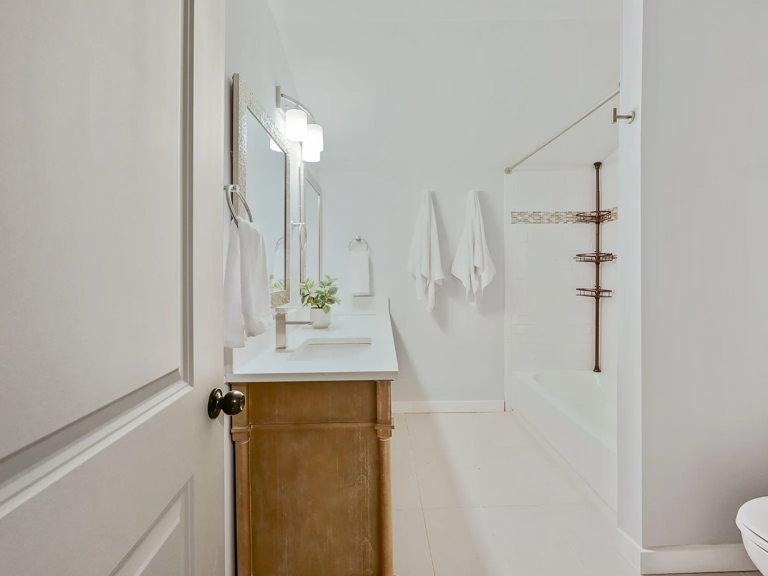 4 bed, 4.0 bath, 2956 sqft, $866 — Photo 4