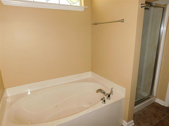 3rd image of 755 Burton Ln