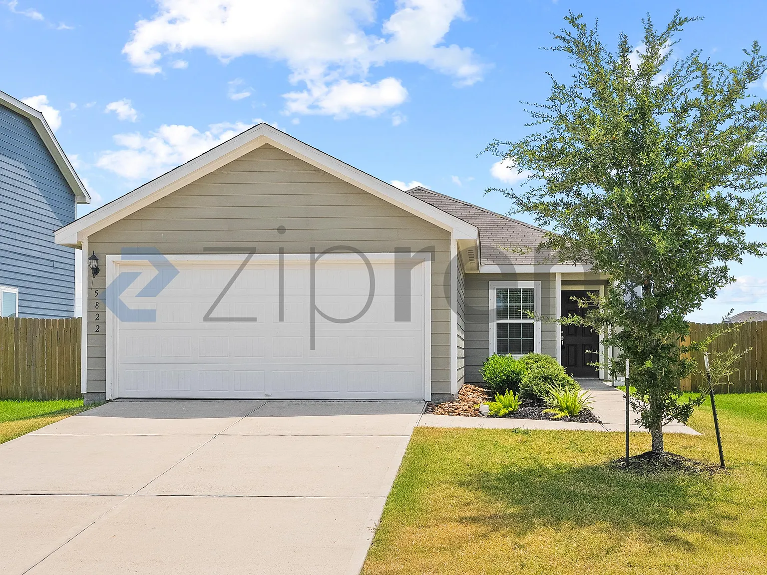 3 bed, 1335 sqft, $2,150 — Photo 2