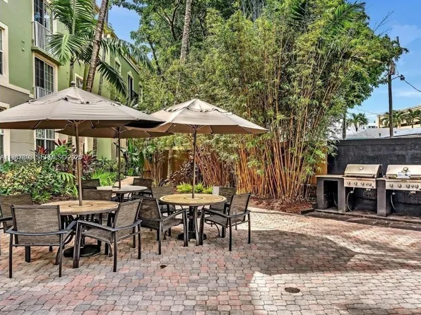 1919 Van Buren St, Hollywood, FL