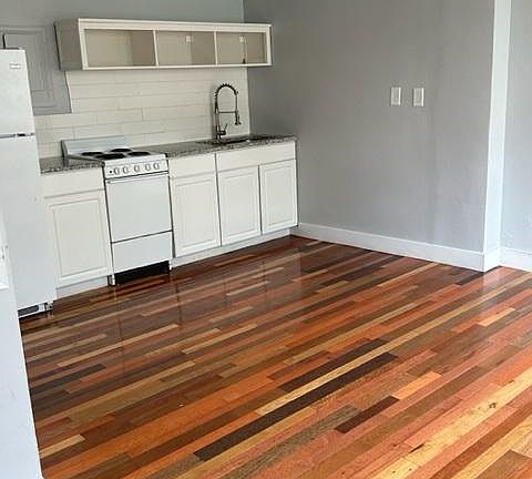 3rd image of 202 Buttles Ave