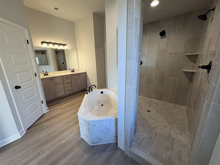 8712 Clark Ave — Photo 7