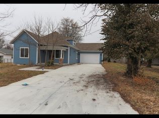 1123 E McCanse St, Springfield, MO 65803