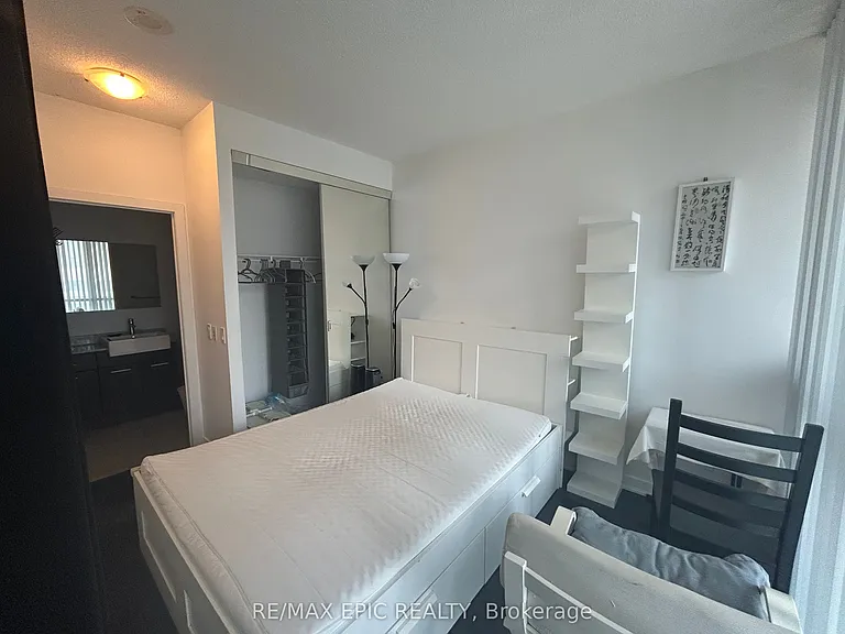 770 Bay St #702 — Photo 12
