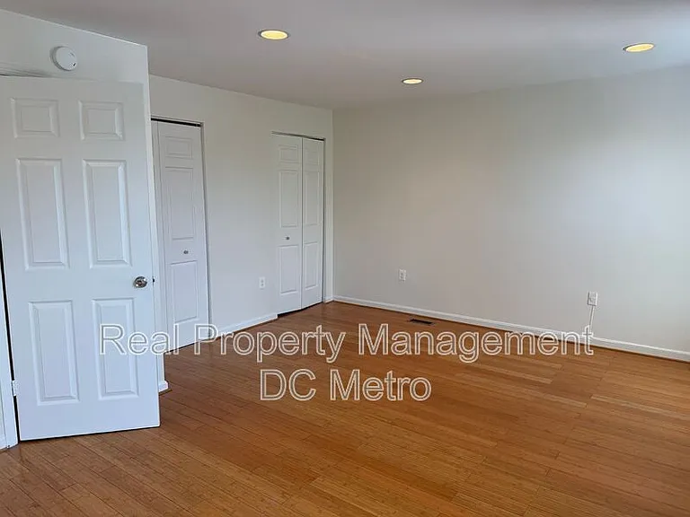 1125 Harvard St NW #R — Photo 5