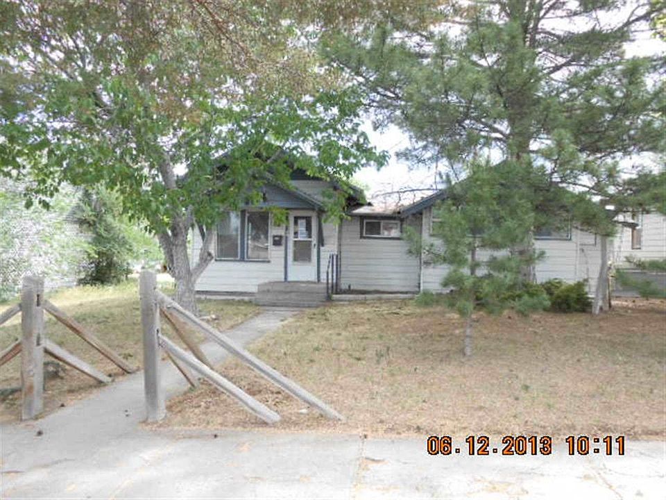 1st image of 216 14th Ave N