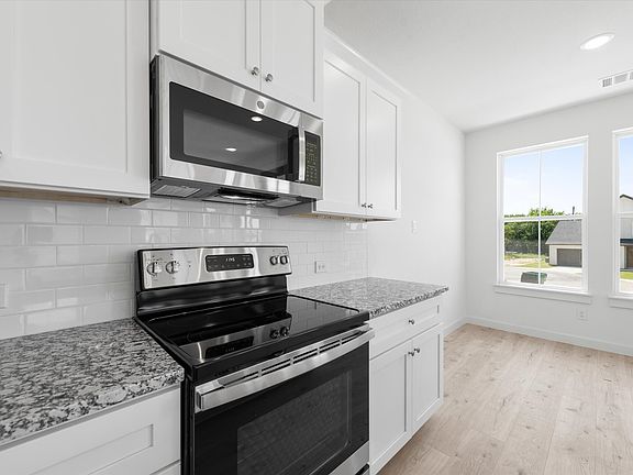 3rd image of 1207 Chestnut Court Runa 2 Unit 2