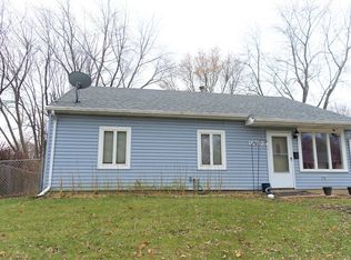 1692 S Green Meadows Blvd, Streamwood, IL 60107