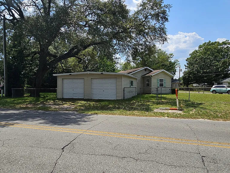 725 Powell Dr — Photo 20