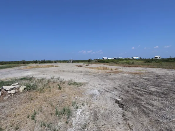 166 Blackberry Ln, Grand Isle, LA 70358