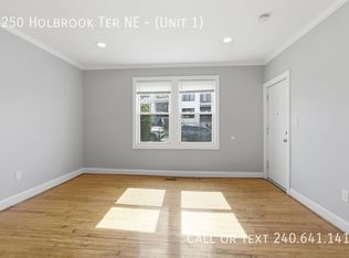 1250 Holbrook Ter NE APT 1, Washington, DC 20002
