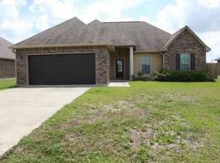 1148 Bridgetowne Ln, Breaux Bridge, LA 70517