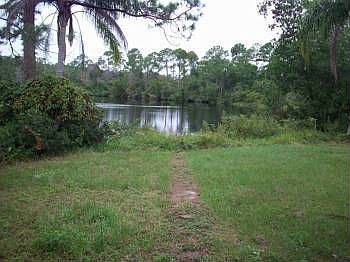 3rd image of 1830 Crescent Blvd