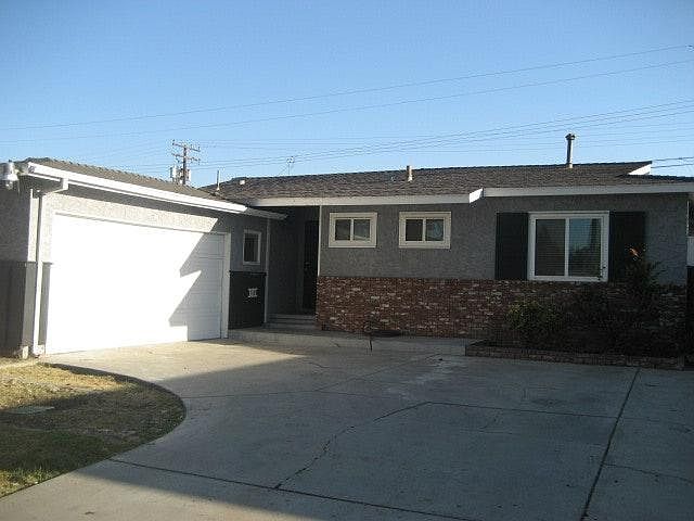 2nd image of 318 E Rosslynn Ave