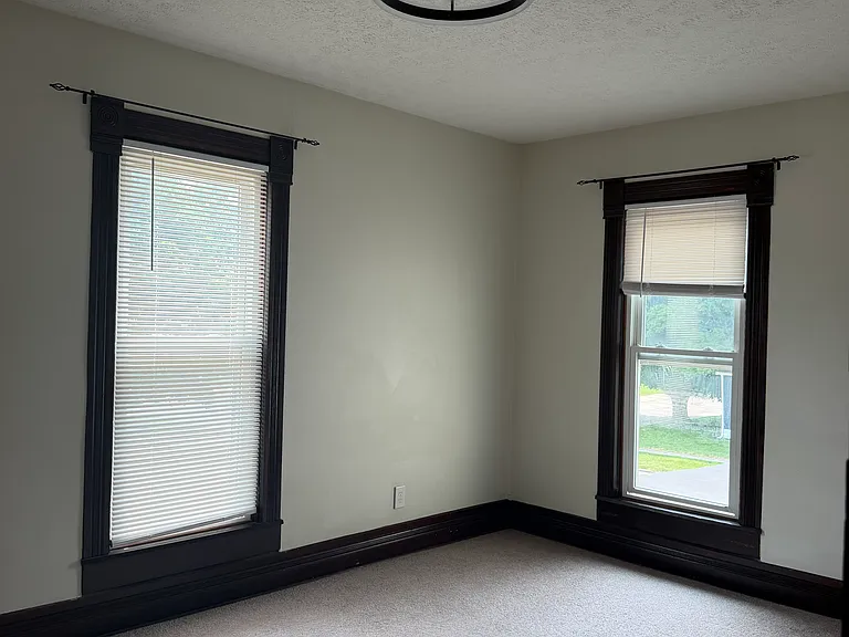 304 N Detroit St #1/2 — Photo 7