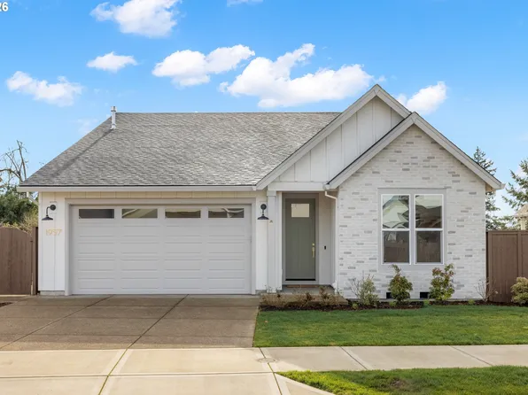 1957 S Fir Loop, Canby, OR 97013