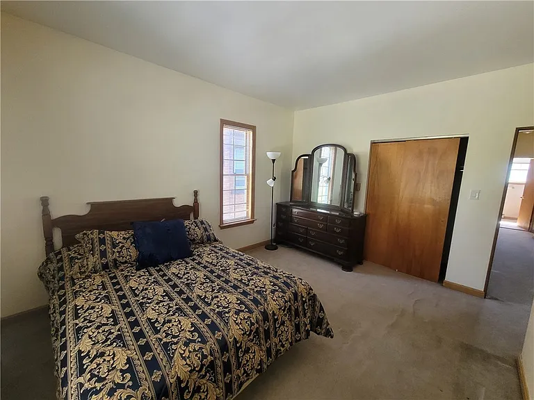 404 E Beau St — Photo 10