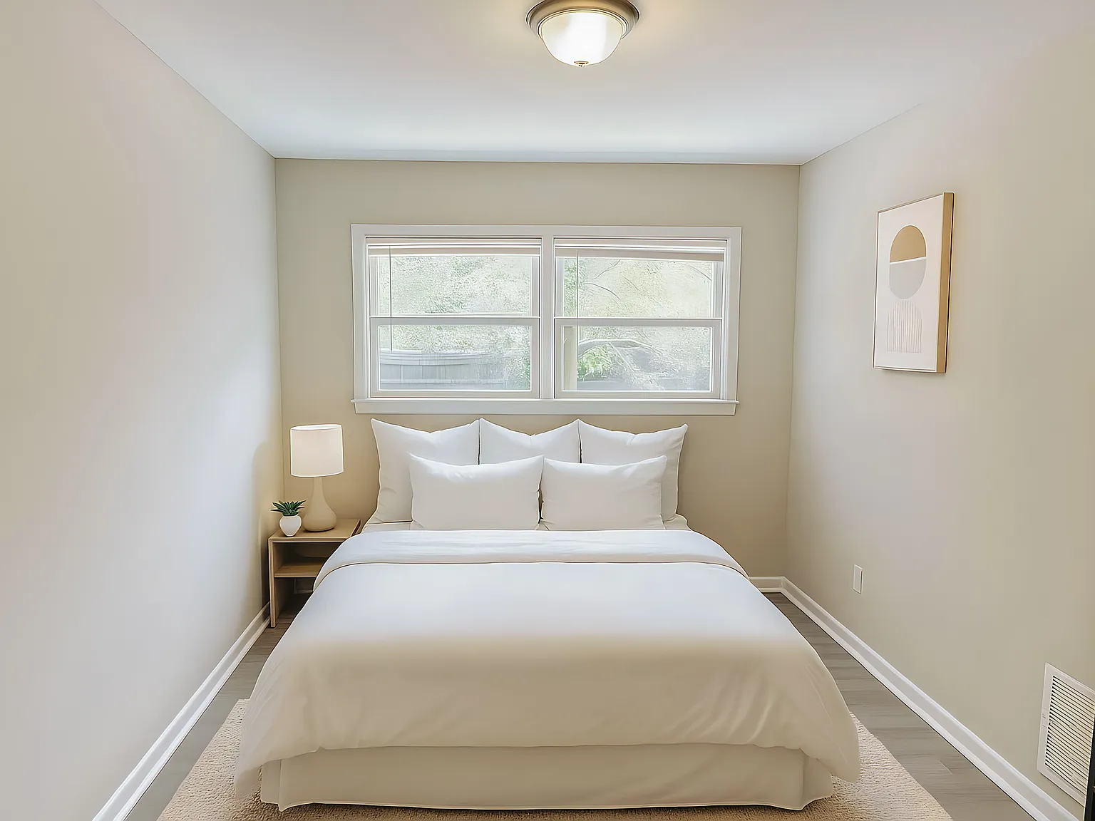 4 bed, 3.0 bath, 2100 sqft, $637 — Photo 1
