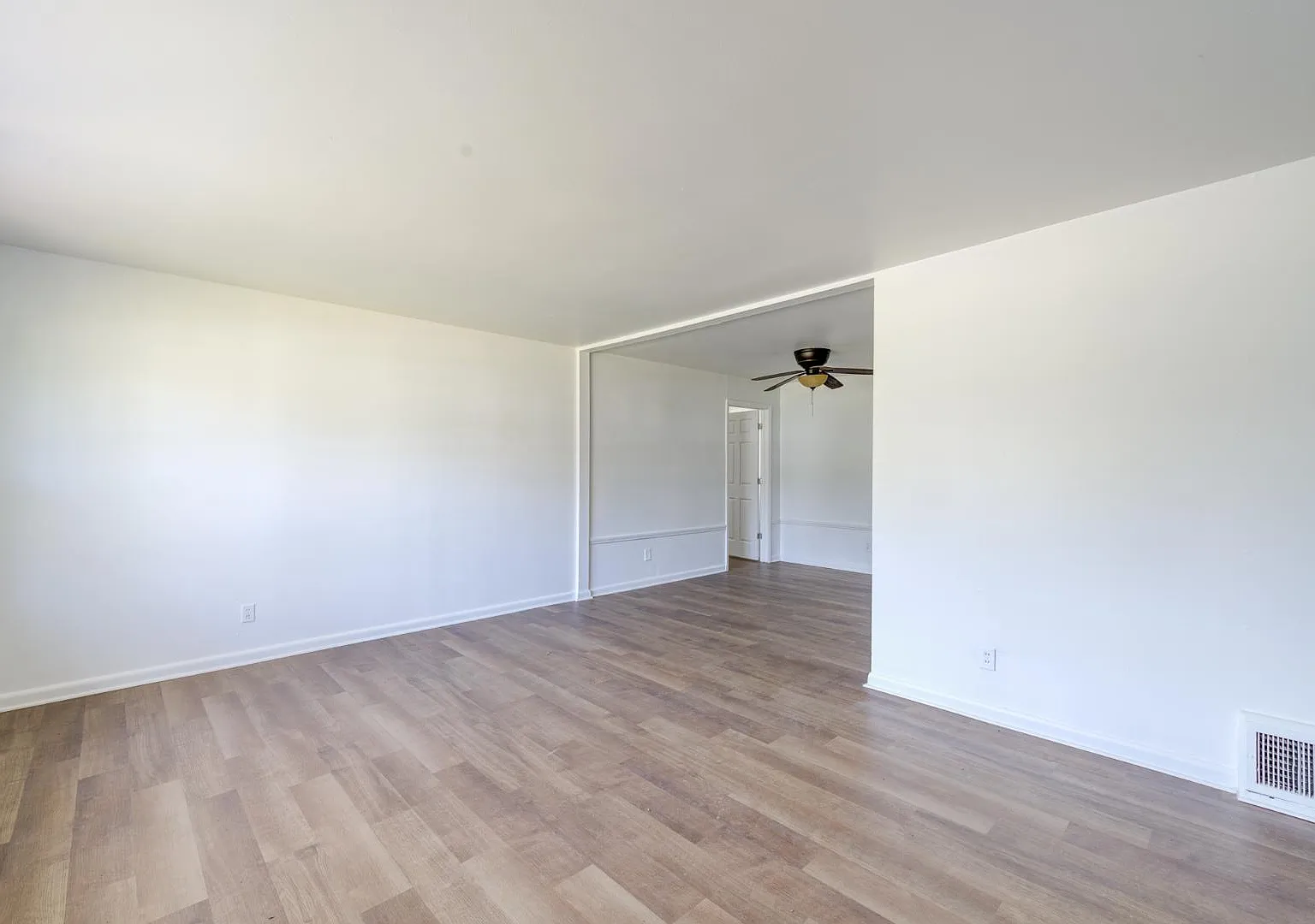 49 Forestwood Dr — Photo 2