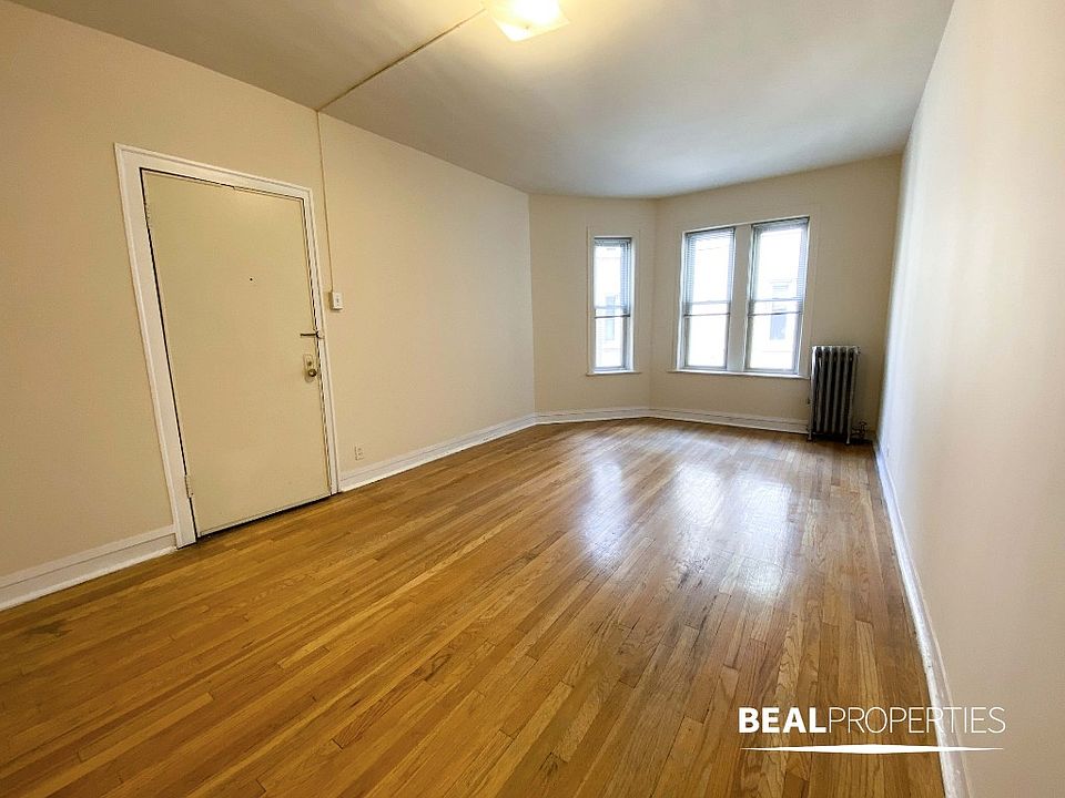 1st image of 4231 N Paulina St #E2