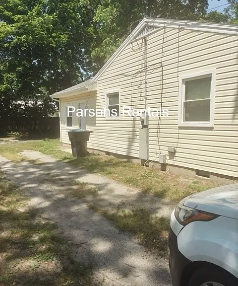708 Priscilla St — Photo 2