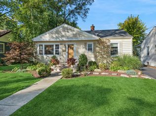 738 Pleasant Ave, Glen Ellyn, IL