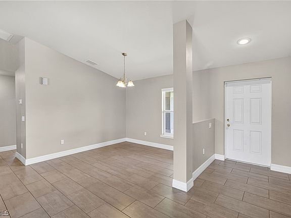 4th image of 6023 Thrush Ave