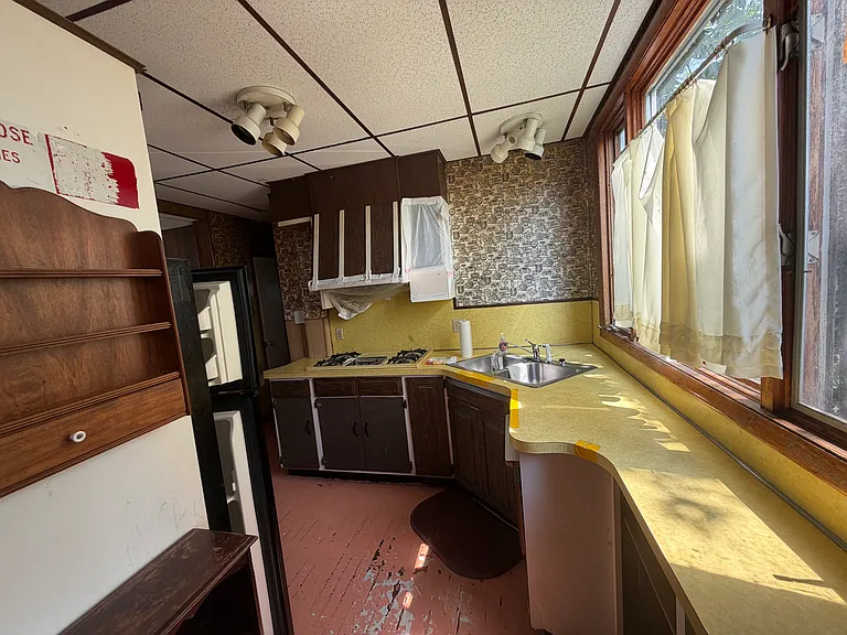 15 Henry St #1 — Photo 13