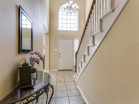 3rd image of 5204 Spicewood Dr