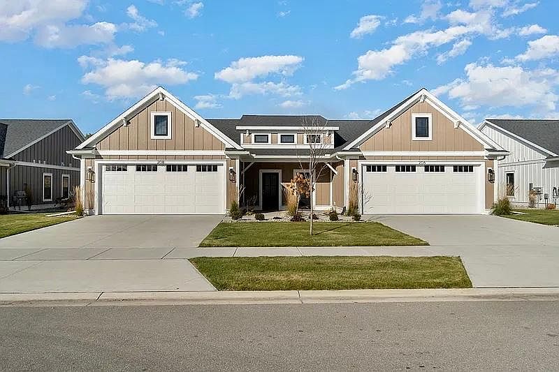 200 Iron Leaf Ct, Midland, MI 48642 Zillow