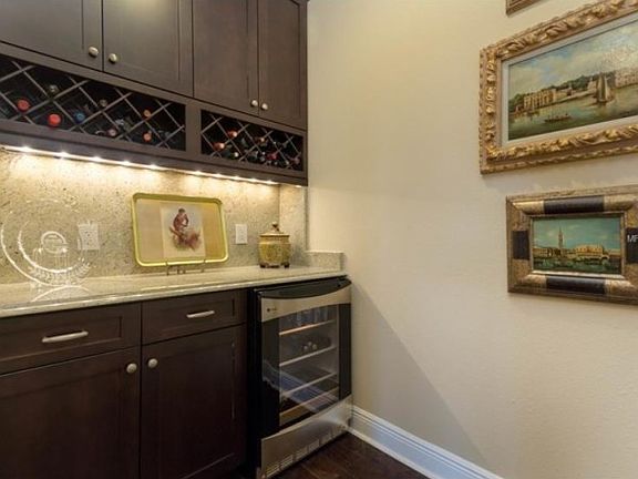5th image of 3103 W Bay Villa Ave #1