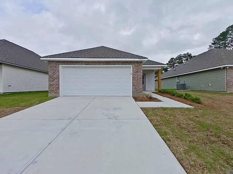 17647 Carlisle Ave — Photo 1