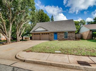 809 Holly Hill Rd, Edmond, OK 73003