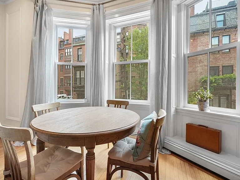 28 Marlborough St #1 — Photo 4