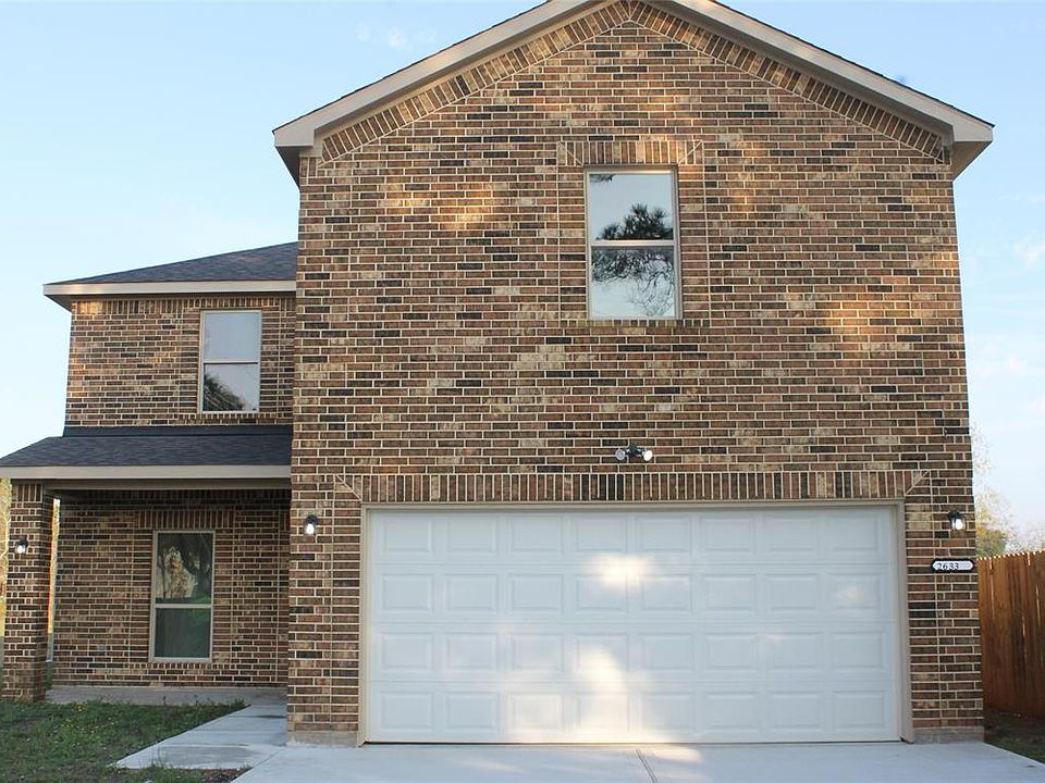 Welcome to 2633 Front St in Fresno, Tx. Presented by Cecilia Hernandez with Better Homes and Gardens Gary Greene.