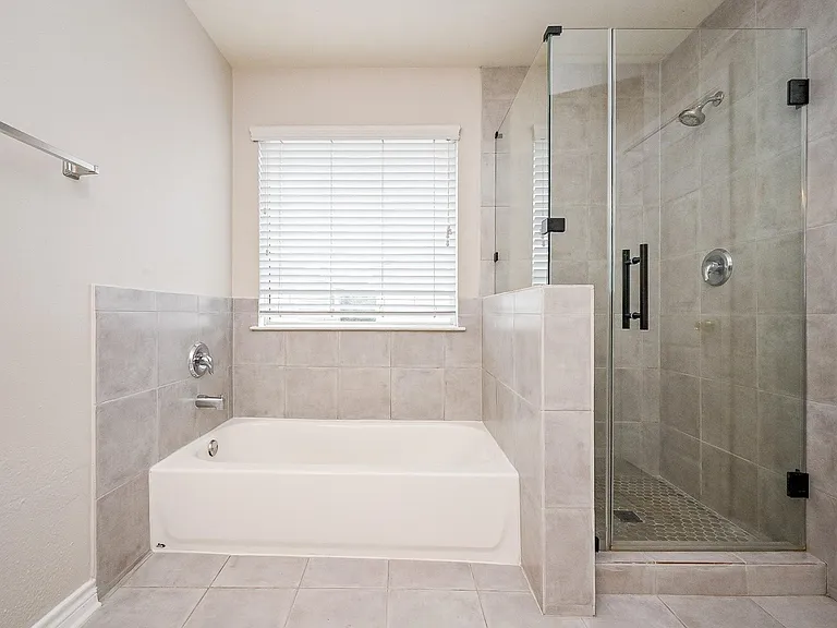 6127 Yorkglen Manor Ln — Photo 25