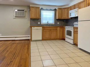 31 Smith Plaza, Marblehead, MA 01945