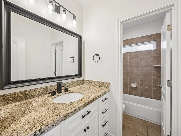 5402 Jonathan Ln — Photo 23