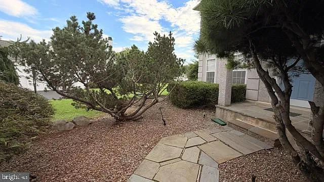 4 bed, 3.5 bath, 5020 sqft, $7,100 — Photo 4