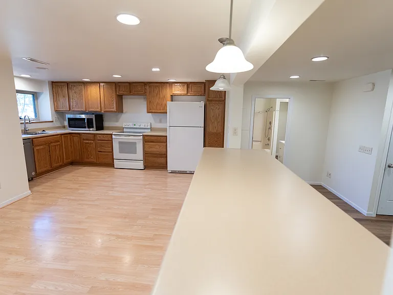 328 W Main St #B — Photo 9