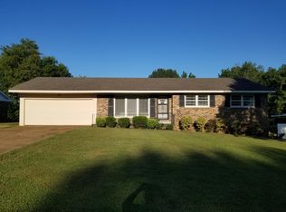421 Lakeside Dr, Florence, AL 35630
