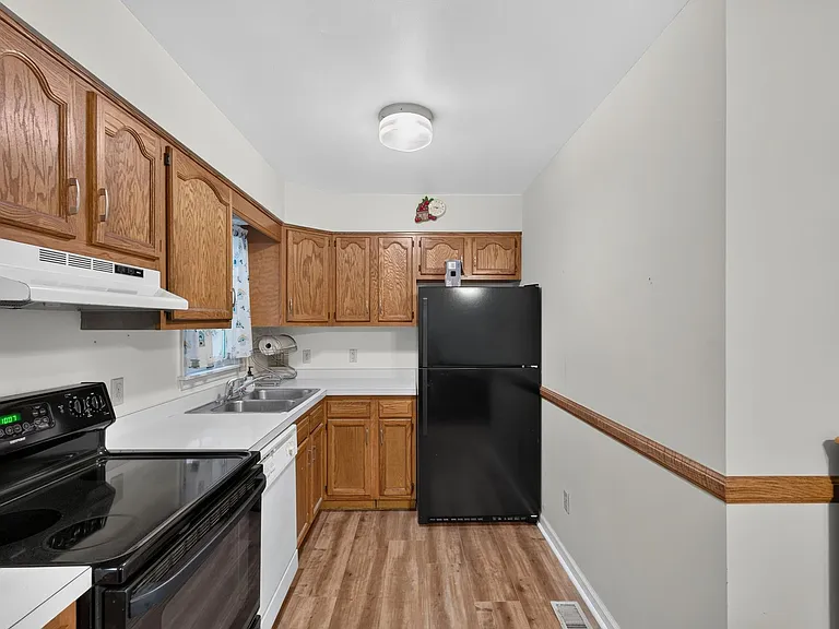 8 Cypress Dr — Photo 13