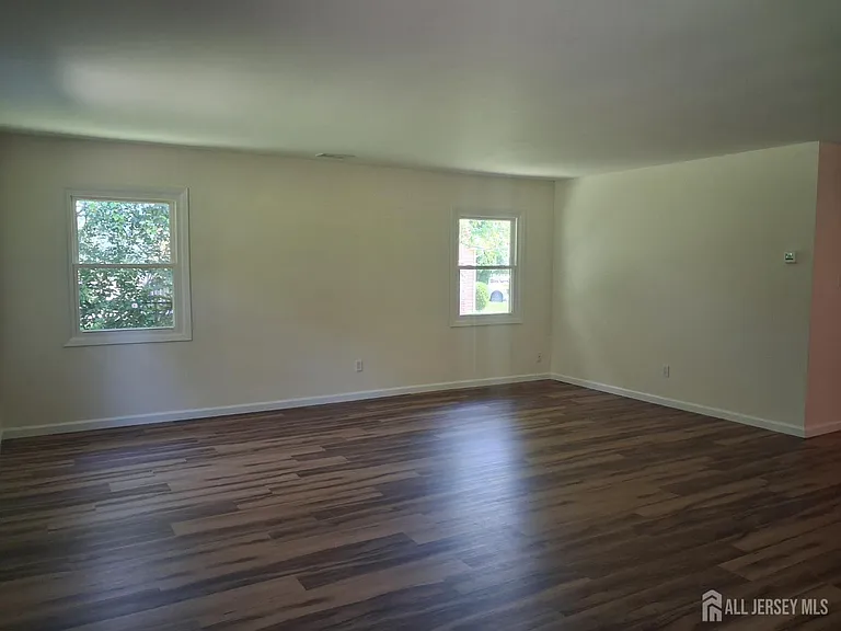 6 Flower Rd — Photo 13