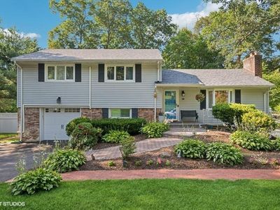 10 Colorado Place, Huntington Station, NY, 11746