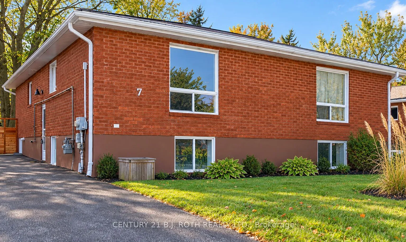 2 bed, $2,200 — Photo 1